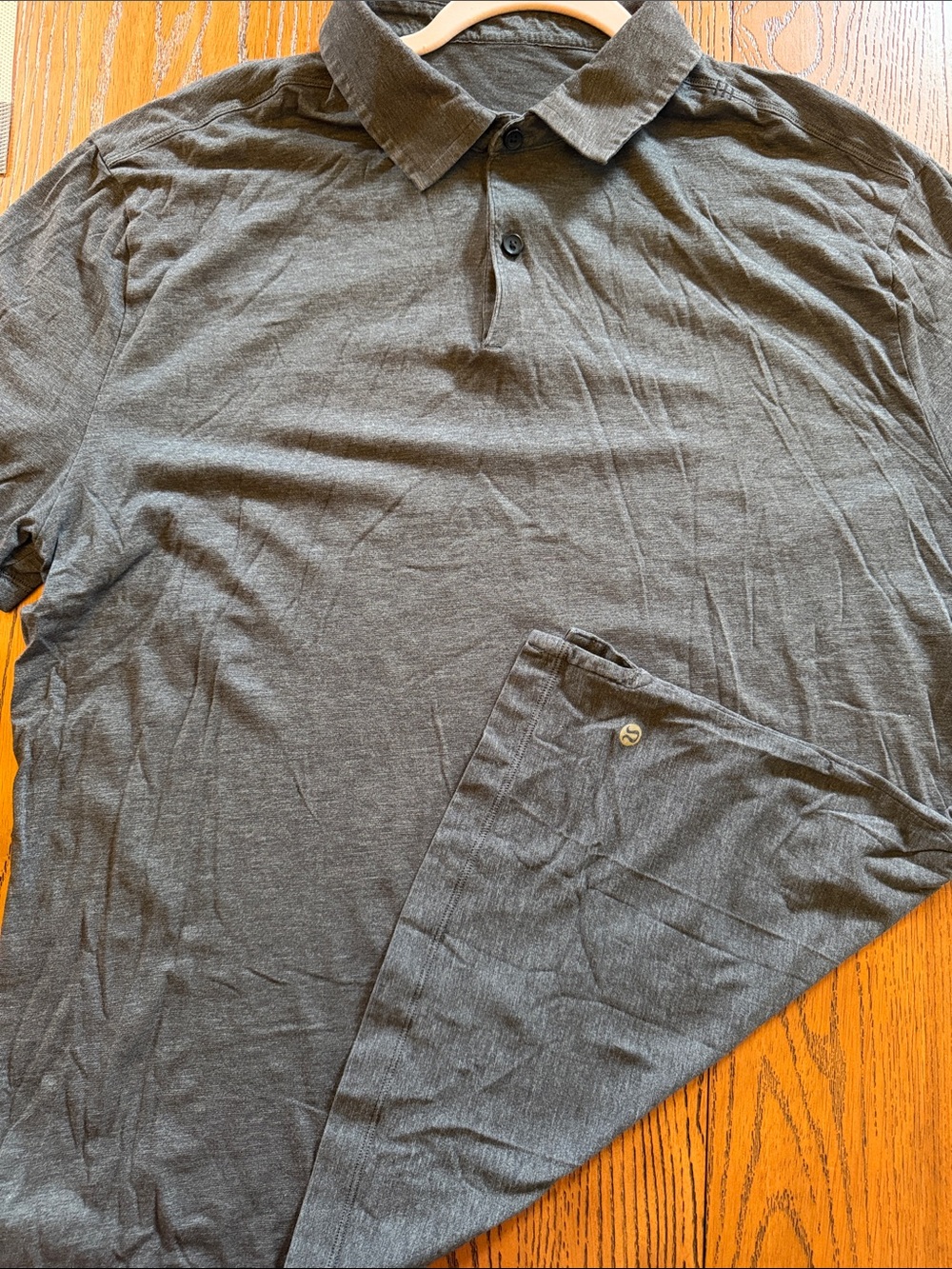 Men's Lululemon Heather Charcoal Polo Shirt - Classic Casual Style